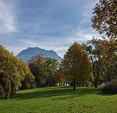 herbstlicher Toscanapark 